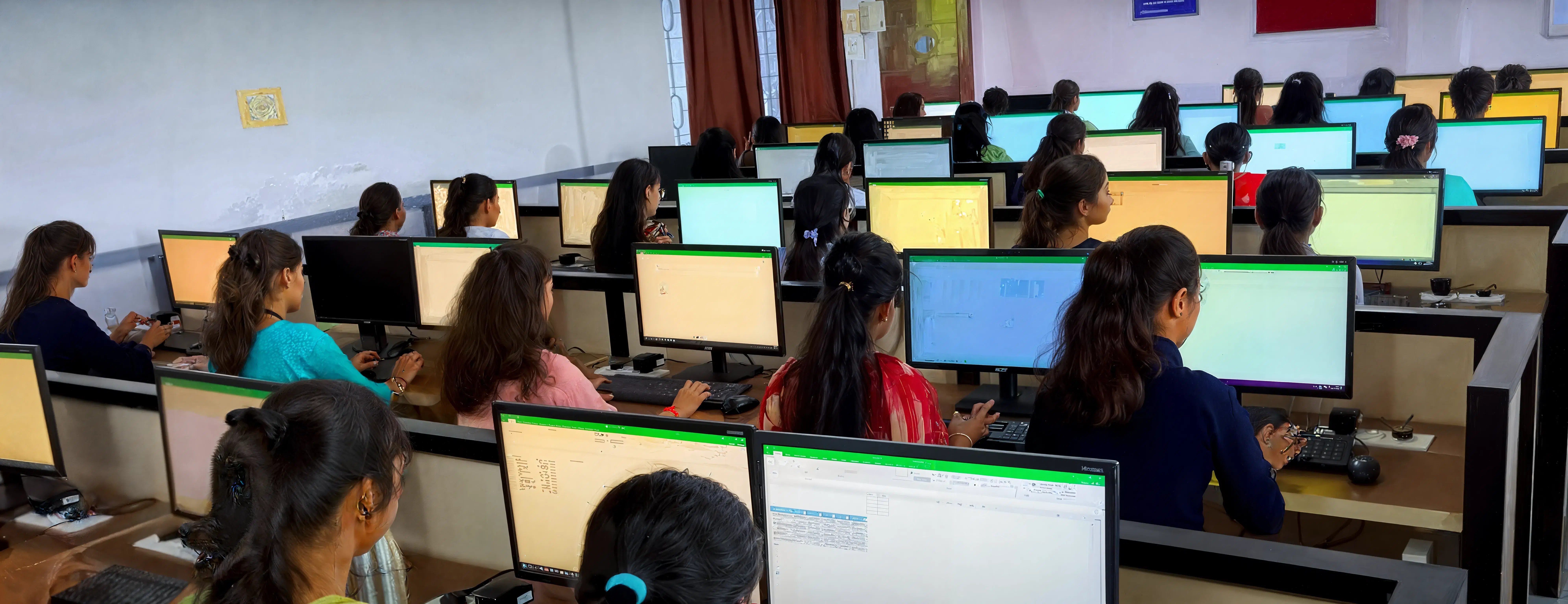 Dr Ambedkar College Nagpur lab photo 3